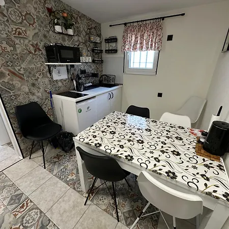 Apartman Rajvosa *